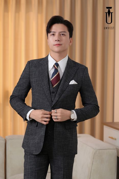 ÁO VEST NAM MÀU TRẮNG ĐEN XƯỚC