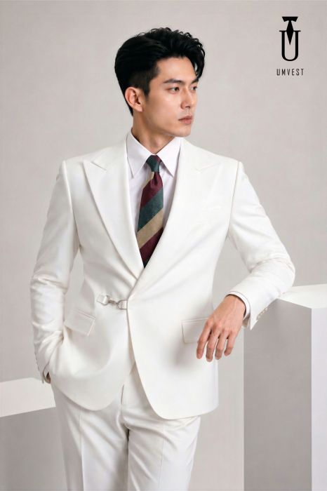 THUÊ VEST UM TRẮNG KHÓA 02
