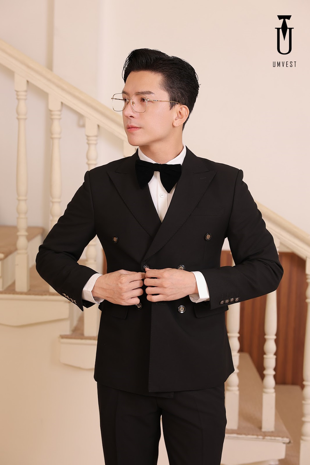 Bộ Vest Đen 6 Cúc