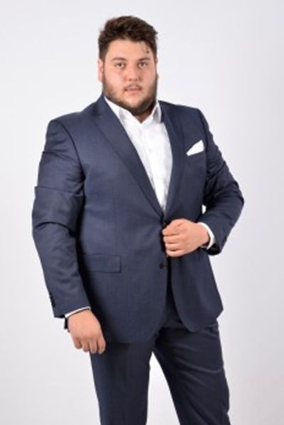 Những ưu điểm khi thuê vest nam big size tại TPHCM