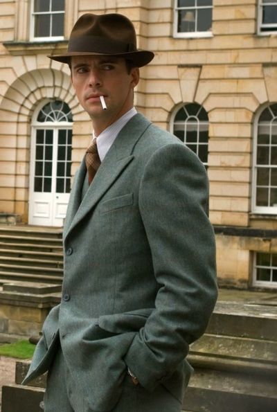 Các Xu Hướng Vest Nam Nổi Bật Trong Các Thập Kỷ: Từ Những Thập Niên 1920 Đến 2025