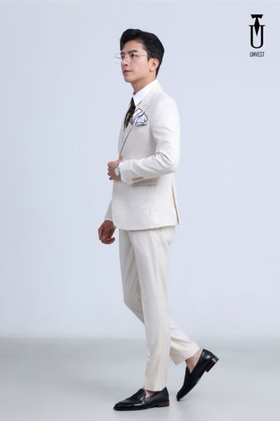 Chú rể nên mặc vest màu gì trong ngày cưới?