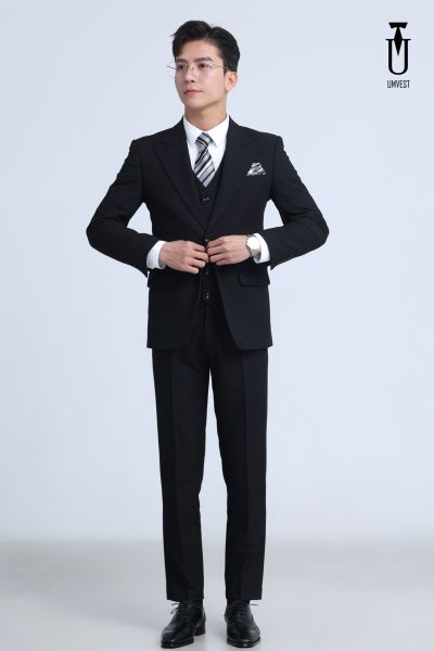 Vest May Sẵn Hay May Đo? Sự Khác Biệt Nằm Ở Cảm Giác Khi Mặc - Umvestnam